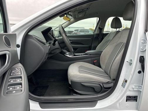 2021 Hyundai SONATA SE