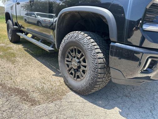 Black 2024 Chevrolet Silverado 2500 ZR2