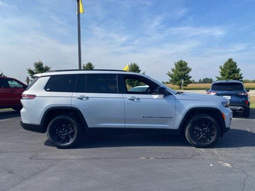 2024 Jeep Grand Cherokee L Laredo