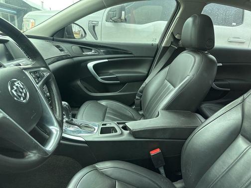2013 Buick Regal Premium 1