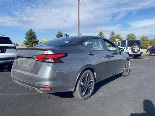 2024 Nissan Versa 1.6 SR