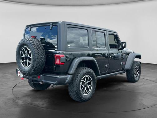 Black Clearcoat 2025 Jeep Wrangler Rubicon