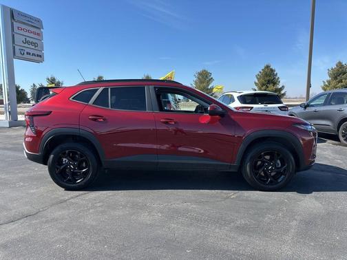 2025 Chevrolet Trax LT