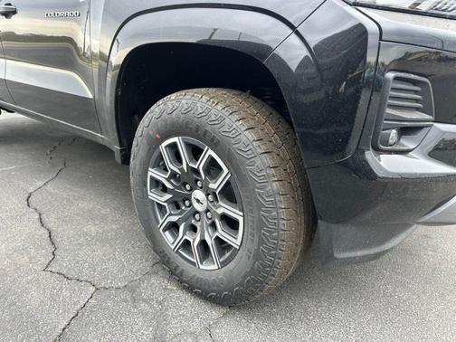 Black 2026 Chevrolet Colorado Z71
