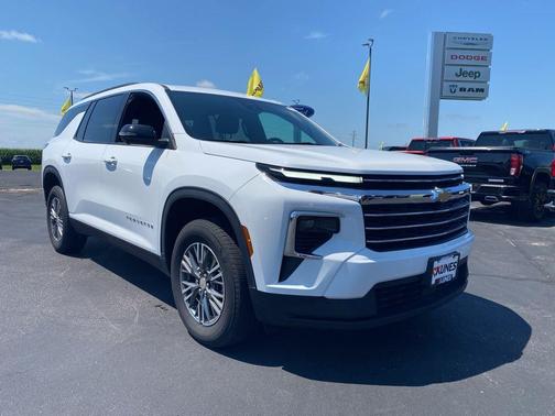 2024 Chevrolet Traverse LT