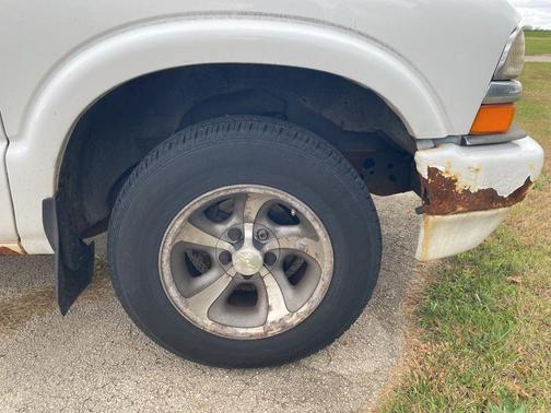 1998 Chevrolet S-10 LS