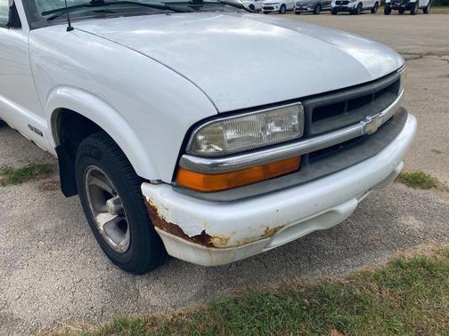 1998 Chevrolet S-10 LS
