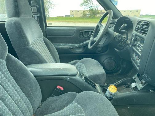 1998 Chevrolet S-10 LS