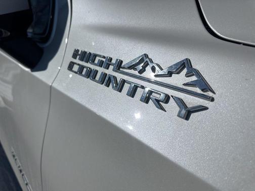 2021 Chevrolet Suburban High Country