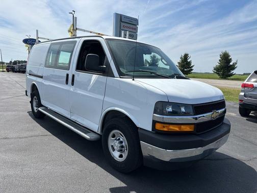 Summit White 2018 Chevrolet Express 2500 Work Van
