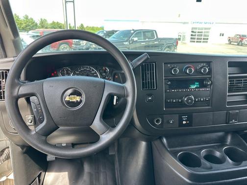 Summit White 2018 Chevrolet Express 2500 Work Van