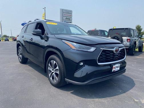 2023 Toyota Highlander XLE