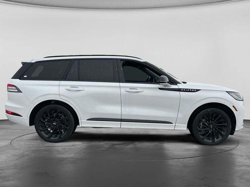 Pristine White 2025 Lincoln Aviator Reserve AWD