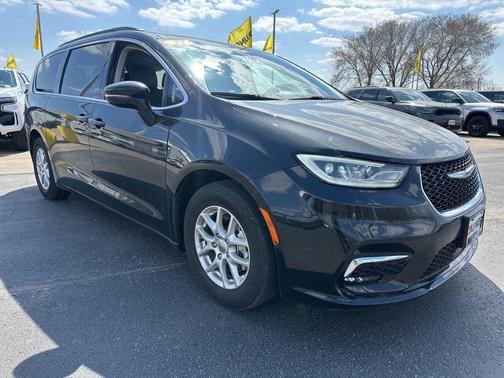 2022 Chrysler Pacifica Touring-L