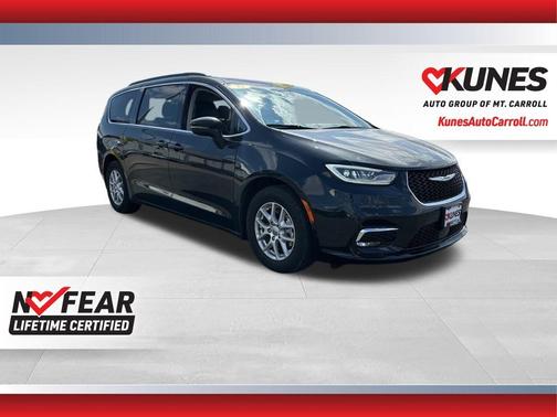 2022 Chrysler Pacifica Touring-L