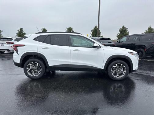 Summit White 2026 Chevrolet Trax LT