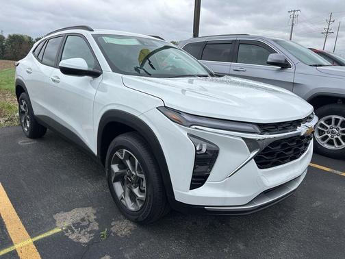 Summit White 2026 Chevrolet Trax LT