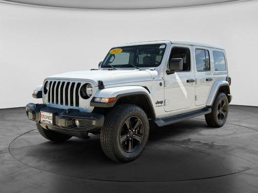 Bright White Clearcoat 2022 Jeep Wrangler Unlimited Sahara Altitude