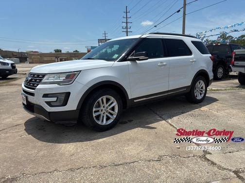 Oxford White 2017 Ford Explorer XLT