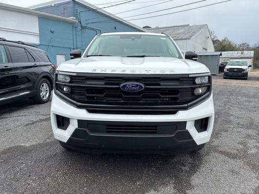 2025 Ford Expedition Max Active 4x2