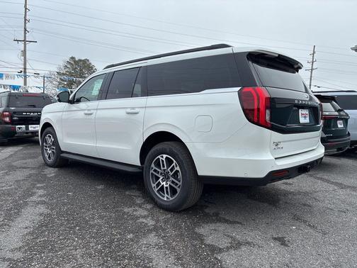 2025 Ford Expedition Max Active 4x2