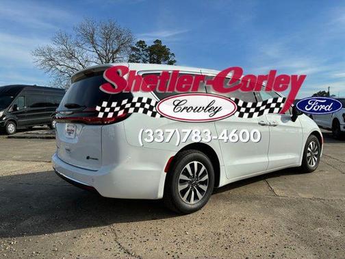 2023 Chrysler Pacifica Hybrid Touring L