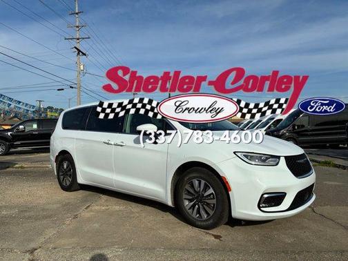 2023 Chrysler Pacifica Hybrid Touring L