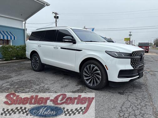 Pristine White Metallic Tri-Coat 2025 Lincoln Navigator Black Label