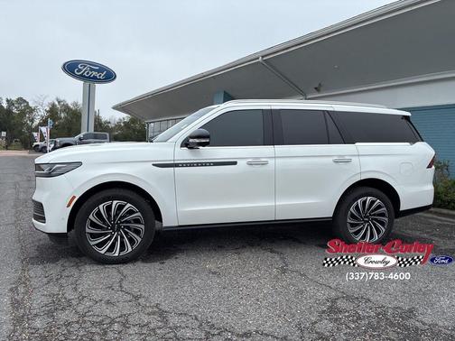 Pristine White Metallic Tri-Coat 2025 Lincoln Navigator Black Label