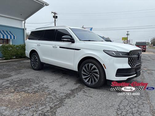 Pristine White Metallic Tri-Coat 2025 Lincoln Navigator Black Label