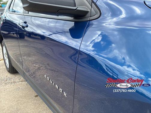 Blue Glow Metallic 2022 Chevrolet Equinox LS