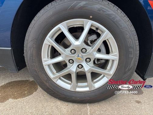 Blue Glow Metallic 2022 Chevrolet Equinox LS