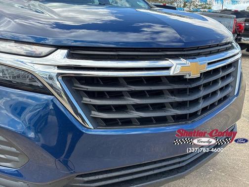 Blue Glow Metallic 2022 Chevrolet Equinox LS
