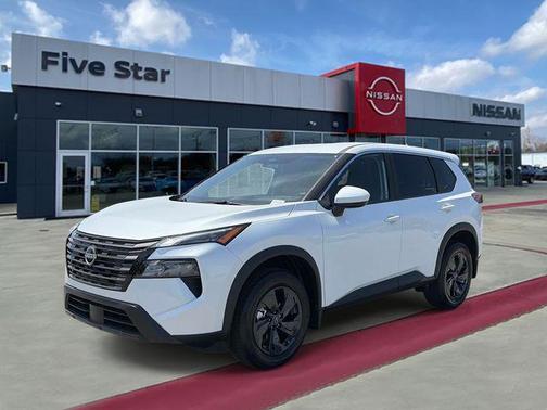 Everest White Pearl Tricoat 2026 Nissan Rogue SV