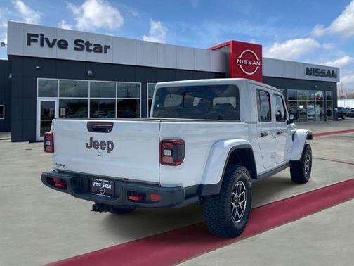 Bright White Clearcoat 2025 Jeep Gladiator Rubicon