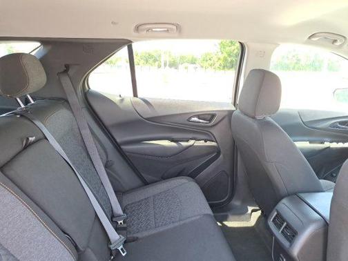 Sterling Gray Metallic 2024 Chevrolet Equinox 1LT