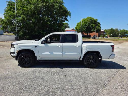 Glacier White 2026 Nissan Frontier SV