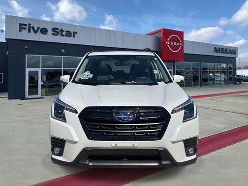 Crystal White Pearl 2024 Subaru Forester Limited