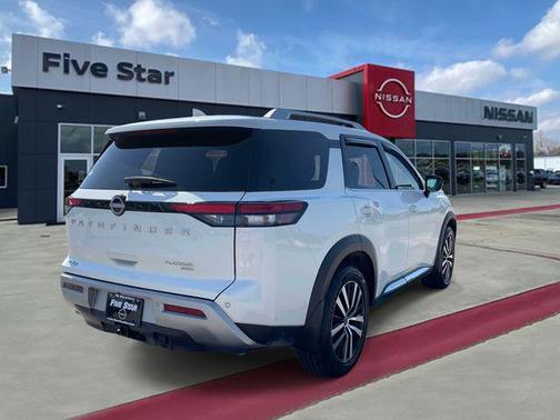 2024 Nissan Pathfinder Platinum 4WD