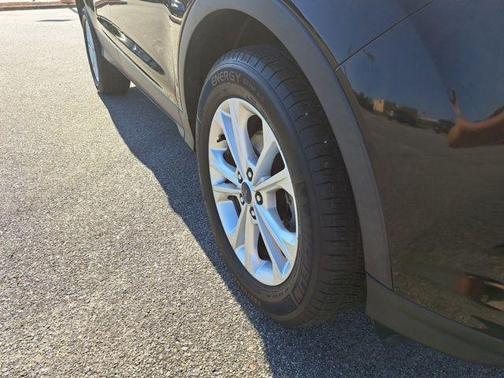 SHADOW BLACK 2017 Ford Escape SE