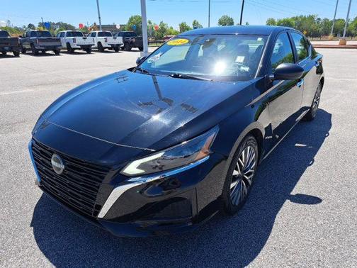 Super Black 2024 Nissan Altima 2.5 SV