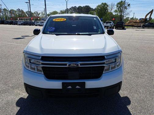 OXFORD WHITE 2024 Ford Maverick Lariat