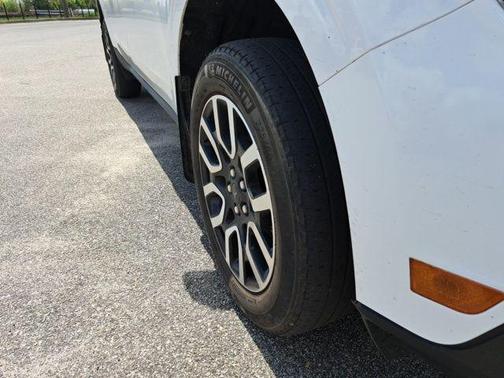 OXFORD WHITE 2024 Ford Maverick Lariat