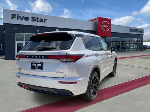 Alpine Frost 2026 Nissan Rogue Platinum