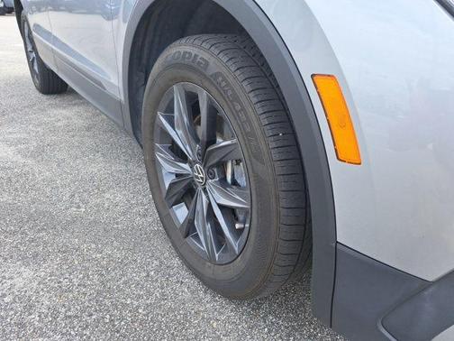 Silver Metallic 2024 Volkswagen Tiguan 2.0T SE