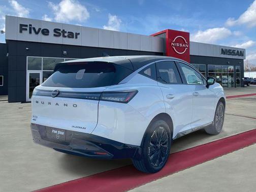 Everest White Pearl Tricoat/Super Black 2026 Nissan Murano Platinum