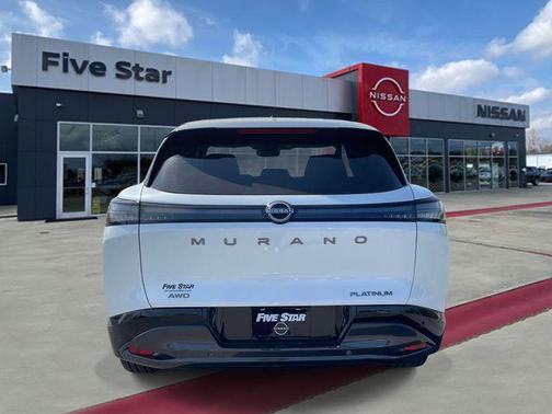 Everest White Pearl Tricoat/Super Black 2026 Nissan Murano Platinum