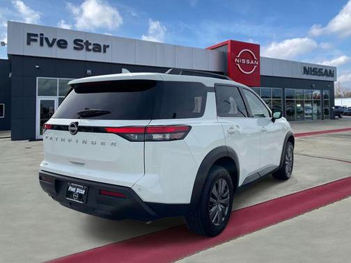 Glacier White 2025 Nissan Pathfinder SV FWD