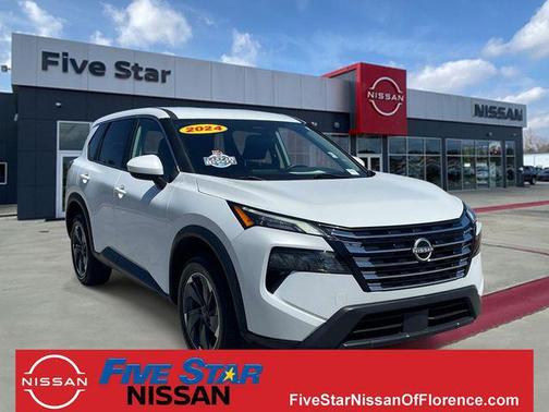 Everest White Pearl 2024 Nissan Rogue SV