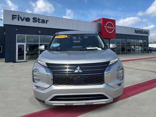 Alloy Silver Metallic 2024 Mitsubishi Outlander SE